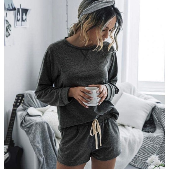 Women’s  pajama lounge set - Picture 2 of 4